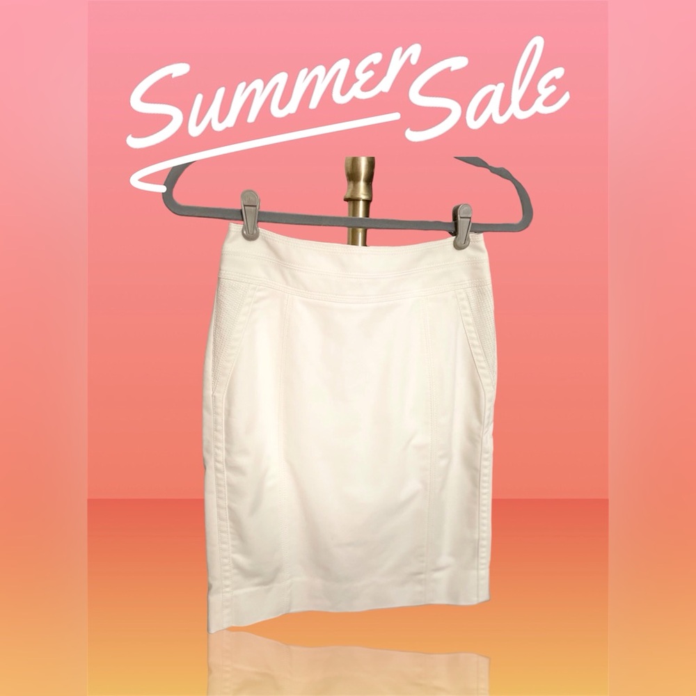 Chic knee-length skirt with stitching